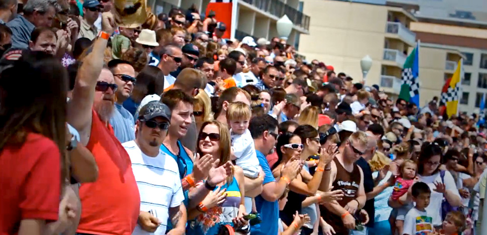 Beachstreetusa crowds